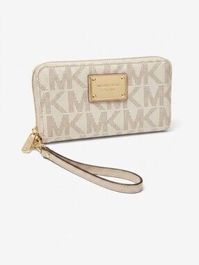 Michael Kors Jet Set Signature Logo Continental Wallet In Vanilla